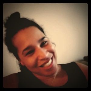 Meet your Posher, Ebony